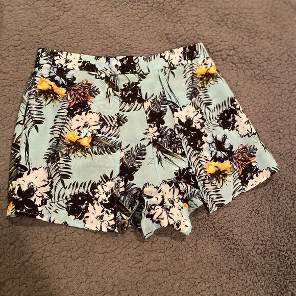 Jealous Tomato Tropical Print Skorts - Picture 3 of 13
